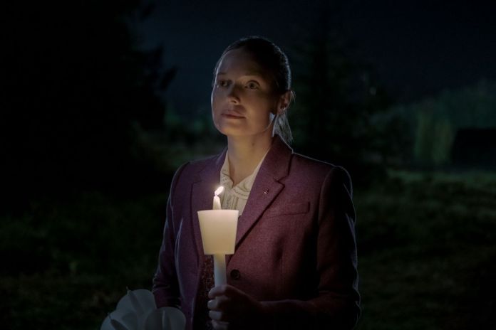 Samantha Sloyan as Bev Keene is diabolical in MIDNIGHT MASS