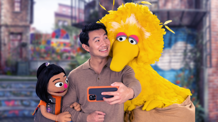 Simu Liu - See Us Coming Together (c) Sesame Workshop